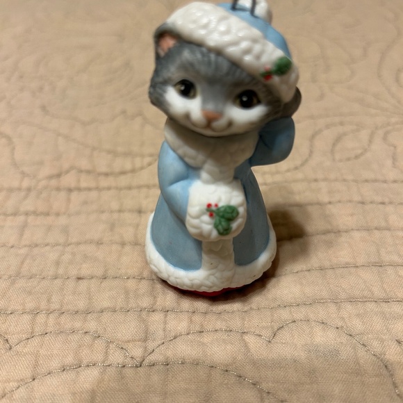 Vintage Hallmark 1990 Christmas Kitty Ceramic Ornament - Picture 1 of 6